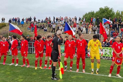 ĐT nữ Việt Nam thắng đội bóng châu Âu 3-0 với siêu phẩm sút xa, Huỳnh Như và đồng đội kết thúc chuyến du đấu thành công