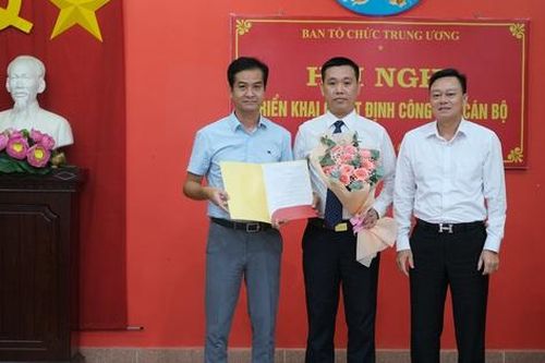 Công bố quyết định bổ nhiệm nhân sự mới