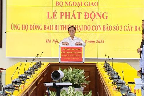 Phó Thủ tướng, Bộ trưởng Ngoại giao Bùi Thanh Sơn phát động ủng hộ đồng bào bị thiệt hại do bão số 3
