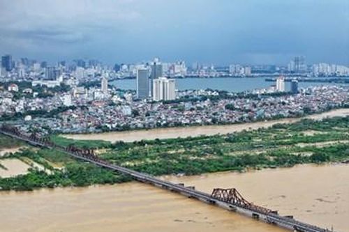Lũ trên sông Hồng ở Hà Nội vượt báo động 2, cảnh báo độ rủi ro thiên tai cấp 2
