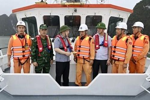 Ứng cứu gần 70 người và tàu thuyền trên biển do ảnh hưởng của mưa bão