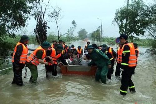 Lực lượng vũ trang tỉnh Hưng Yên di dời hơn 12.000 người dân đến nơi an toàn