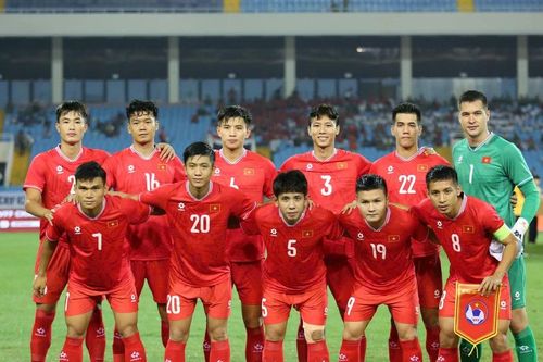 Đội tuyển Việt Nam tụt hạng từ trận thua Thái Lan