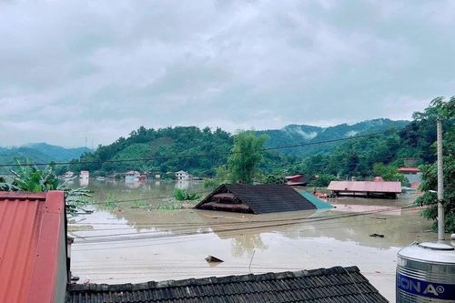 Sinh viên chung tay hướng về vùng lũ