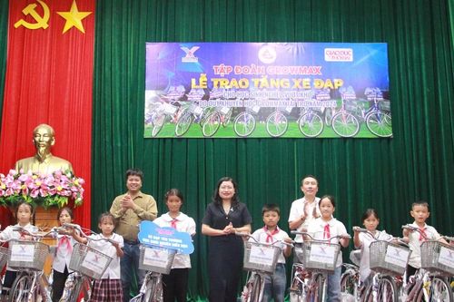 Tập đoàn Growmax - Báo GD&TĐ tặng 100 xe đạp đến học sinh khó khăn ở Hà Tĩnh