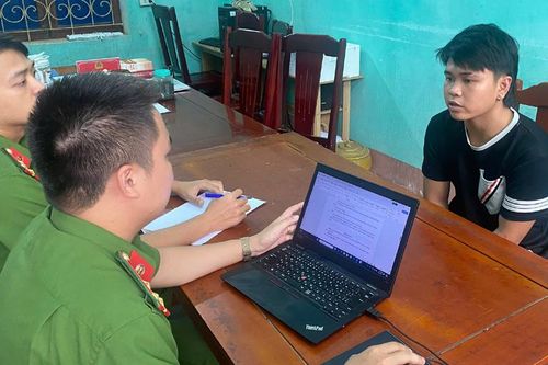 Bắt giam đối tượng tống tiền bạn gái cũ bằng clip 'nóng'
