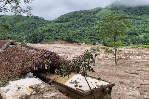 Lào Cai: Khẩn trương tìm kiếm nhiều người bị mất tích do lũ quét kinh hoàng ở Làng Lủ