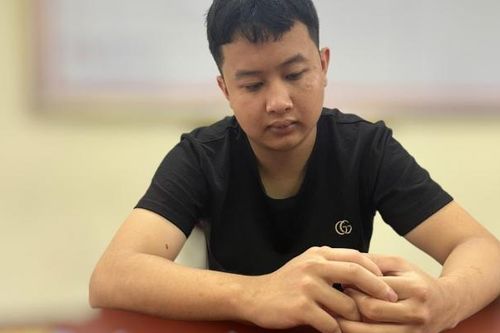 Vận động thành công đối tượng truy nã từ nước ngoài về nước đầu thú