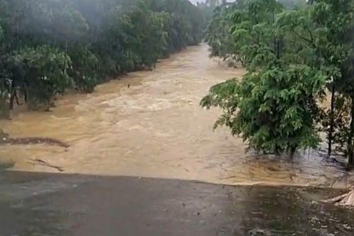 Bục 1 cống tại Vĩnh Phúc, nước sông Phó Đáy tràn vào nhiều thôn