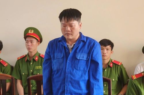 Lãnh 12 năm tù vì nhiều lần đốt nhà người thân của 'vợ hờ'