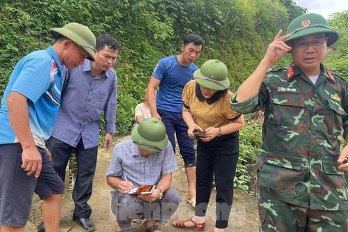 Sơ tán khẩn cấp 32 hộ dân khu vực đất nứt ở Bắc Kạn