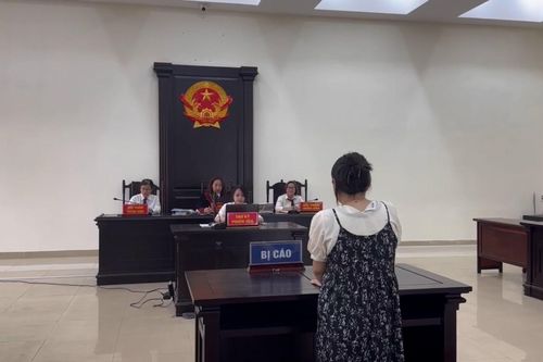 Xét xử giám đốc doanh nghiệp gốm sứ buôn hàng lậu