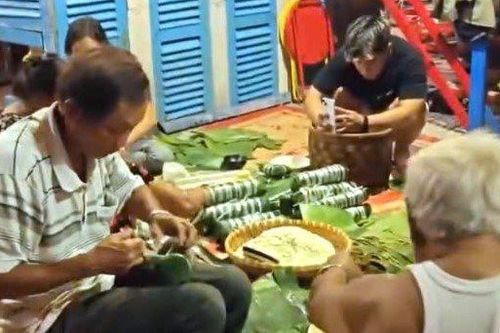 Người dân Đà Nẵng xuyên đêm nấu bánh tét gửi đồng bào vùng lũ