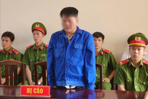 Lĩnh 12 năm tù vì nhiều lần đốt nhà người thân của 'vợ hờ'