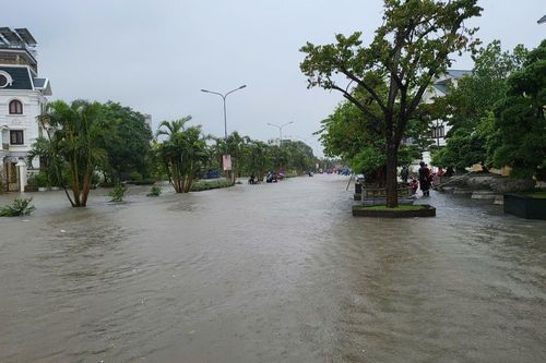 Hải Phòng: Nhiều tuyến phố ngập sâu do mưa lớn