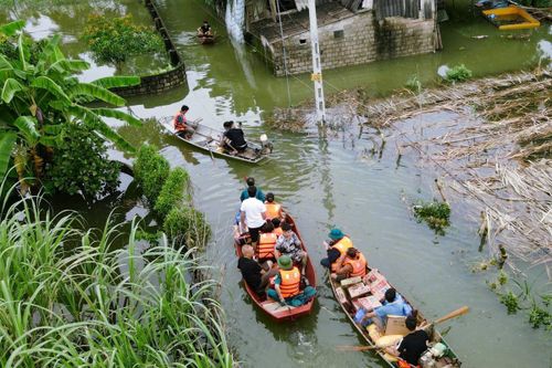 Nước sông dâng cao, hàng trăm hộ dân ở Thanh Hóa bị cô lập