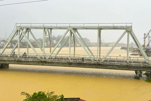 Nước sông lên cao, Bắc Ninh cấm một số cây cầu