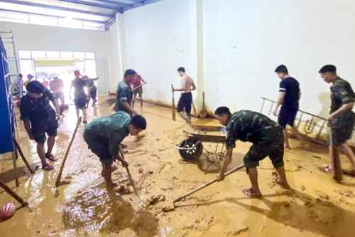 Quân đội, công an căng mình giúp người dân Thái Nguyên khắc phục hậu quả sau bão