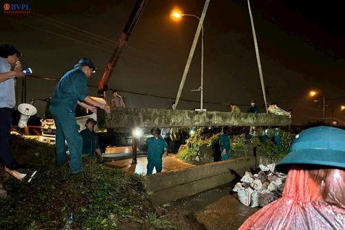 Diễn tập đảm bảo an toàn cho các cửa khẩu dọc sông Hồng