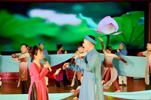 130 học viên tham gia Lớp truyền dạy cho câu lạc bộ dân ca ví, giặm ở Nghệ An