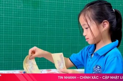 Học sinh Hà Tĩnh 'đập lợn' tiết kiệm ủng hộ đồng bào miền Bắc