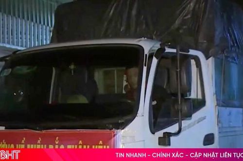Hà Tĩnh đồng lòng hướng về đồng bào vùng lũ
