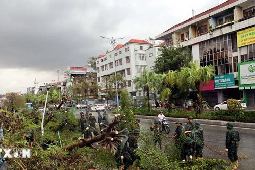 Người dân Quảng Ninh đồng lòng vượt qua bão lũ