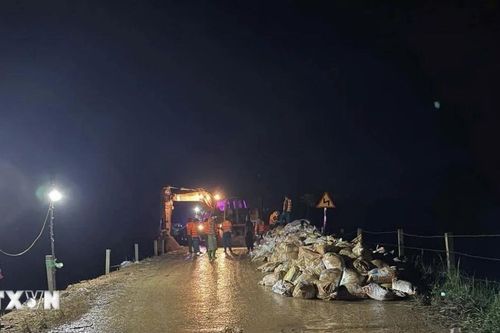 Xảy ra 25 sự cố đê điều do ảnh hưởng của mưa lũ lớn tại 9 tỉnh, thành phố