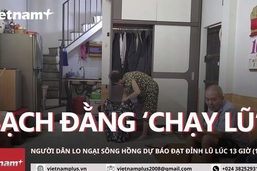 Phố Bạch Đằng ngập úng, người dân lo ngại đỉnh lũ sông Hồng đầu giờ chiều