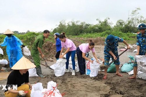 Hà Nội: Dừng bơm các trạm bơm tiêu ra hệ thống sông Nhuệ