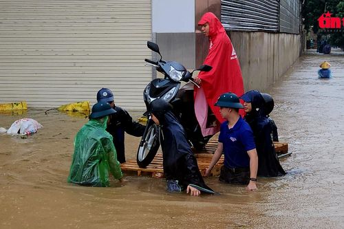 Hoàn thành việc di dân ngoài đê Hữu Hồng đến nơi an toàn