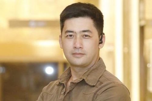 'Chàng công an đẹp trai nhất màn ảnh': Cưới vợ kém 11 tuổi, 'bỏ phố về quê' vì yêu thích cuộc sống bình yên