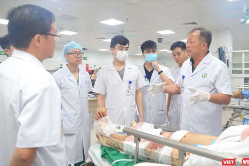 Bệnh viện Việt Đức hội chẩn trực tuyến cấp cứu các nạn nhân do bão lũ ở Lào Cai, Yên Bái