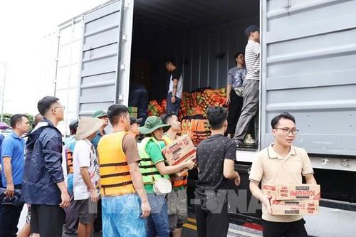 Doanh nghiệp phân phối, bán lẻ tăng lượng hàng hóa gấp 3 lần cho miền Bắc