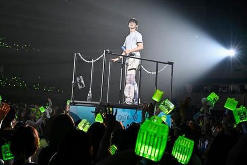 Thành viên NCT khóc không ngừng trong concert, nhắn nhủ một điều sau bê bối của Taeil