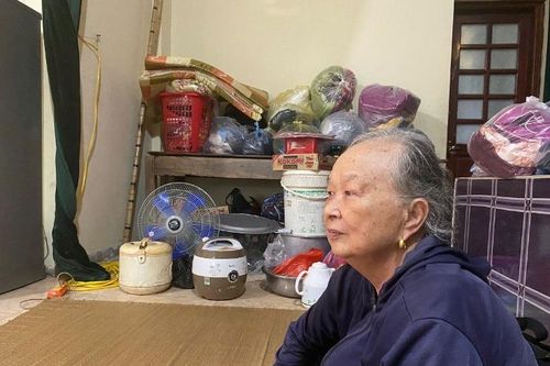 Hà Nội: Người dân ven sông Nhuệ, sông Đáy chống chọi với mưa lũ