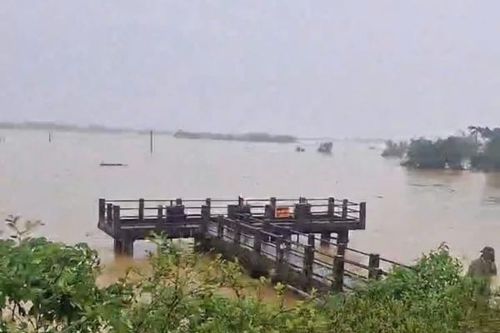 Mực nước sông Phó Đáy ở Vĩnh Phúc lên báo động số III