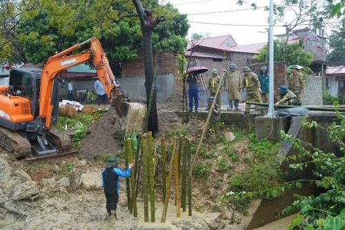 Phát hiện sự cố thân đê, lãnh đạo Bắc Ninh chỉ đạo kiểm tra xử lý