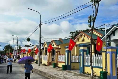 Xây nhà cho hộ nghèo, gia đình chính sách: Một chủ trương nhân văn, lá lành đùm lá rách