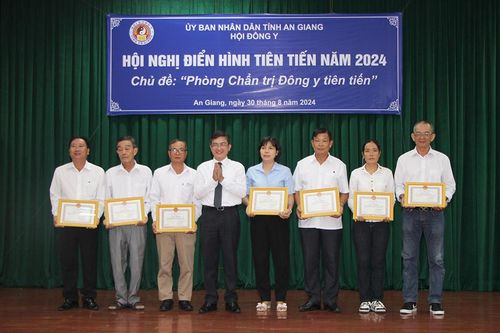 Phát huy vai trò của đông y trong chăm sóc sức khỏe Nhân dân