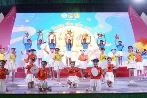 Ấm áp Chương trình 'Đêm hội trăng rằm - Lồng đèn thắp sáng ước mơ'