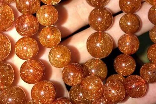 Thạch anh tóc đỏ - món quà quý giá của thiên nhiên