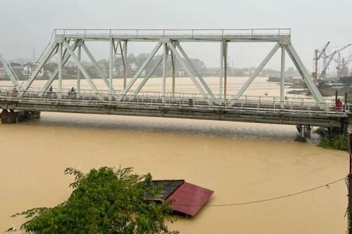 Bắc Ninh: Cầu Đáp Cầu tạm dừng hoạt động đường bộ, đường thủy do mưa lũ