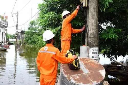 Hà Nội ngừng cấp điện một số điểm ngập để đảm bảo an toàn
