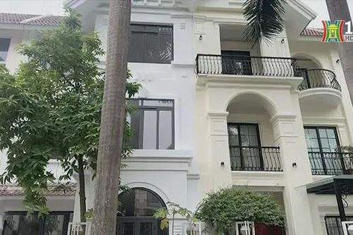 Ngân hàng hạ giá hai biệt thự để thu hồi nợ