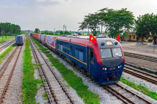 Hàng không, đường sắt miễn phí vận chuyển hàng cứu trợ