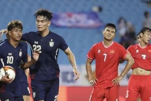 Clip Việt Nam thua ngược Thái Lan trên sân nhà