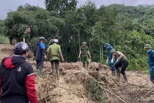 Lũ quét vùi lấp cả bản ở Lào Cai: 600 người tìm kiếm 70 nạn nhân mất tích