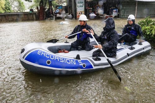 Mực nước trên sông Hồng tại Hà Nội ngừng dâng, dự báo giảm dần