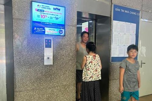 An toàn thang máy chung cư tái định cư: Bao giờ cư dân hết bất an?
